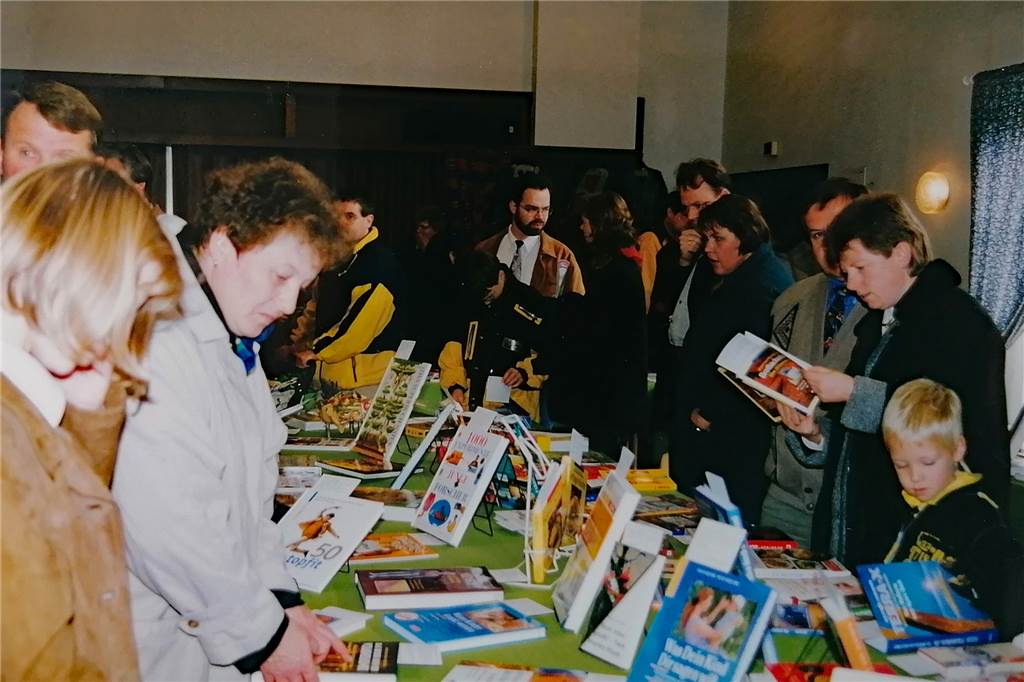 Zaubershow, Spieleabend und mehr: Jubiläum der Bücherei wird gefeiert Zu Zeiten des letzten Jubiläums vor 25 Jahren war der sogenannte Buchsonntag noch eine feste Einrichtung, die auf große Resonanz stieß.