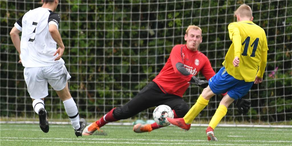 Sechs Spiele, über 100 Fotos: Impressionen von den Testspielen am Wochenende zum Durchklicken Zu zwei Spielen lief die Spvg Schwerin am zweiten Sonntag im Juli auf: Zum Abschluss eines langen Wochenendes unterlag die Spvg dem Team von SW Röllinghausen mit 2:3.