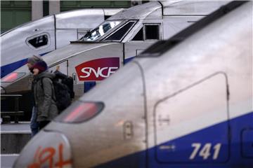 Züge der nationalen französischen Eisenbahngesellschaft SNCF stehen während eines Streiks im Bahnhof Gare de Lyon in Paris. Foto: Yoan Valat