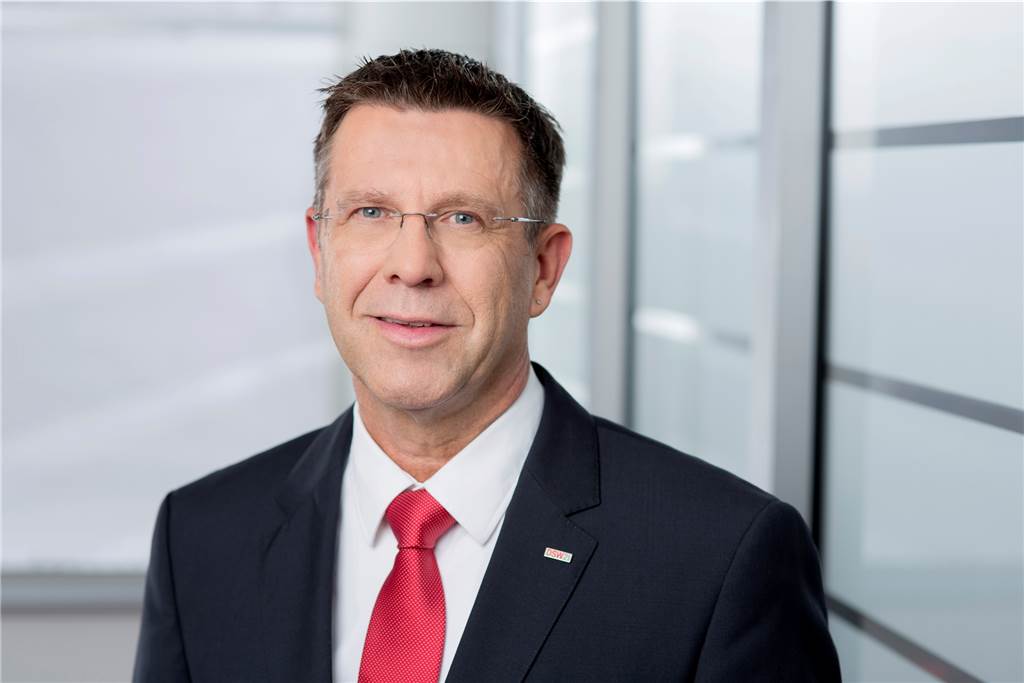 35,2 Millionen Euro im Minus - Stadtwerke-Chef Guntram Pehlke ist trotzdem zufrieden Zufrieden mit der Bilanz: DSW-Vorstandschef Guntram Pehlke.