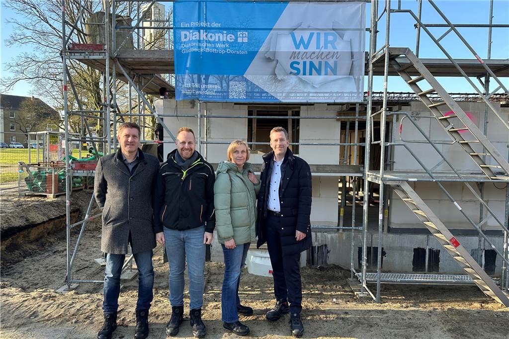 Verantwortliche auf der Baustelle.