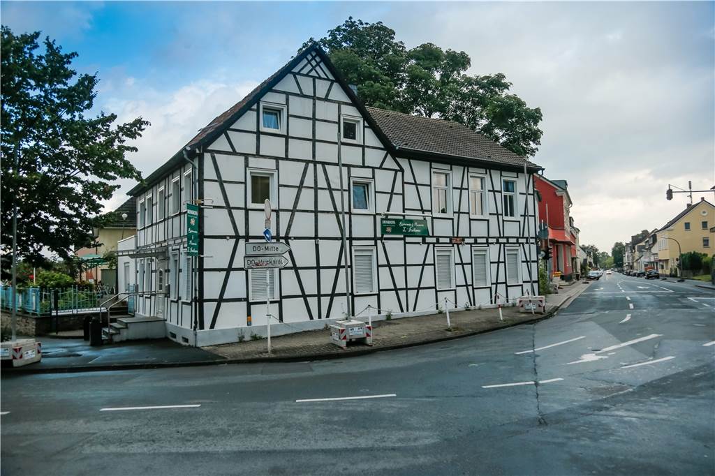 Zuletzt befand sich in dem alten Fachwerkhaus ein italienisches Restaurant. Seit Monaten steht es leer.