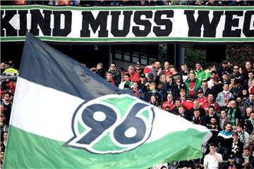Zuletzt hatten einige Fans gegen 96-Präsident Martin Kind protestiert. Foto: Swen Pförtner