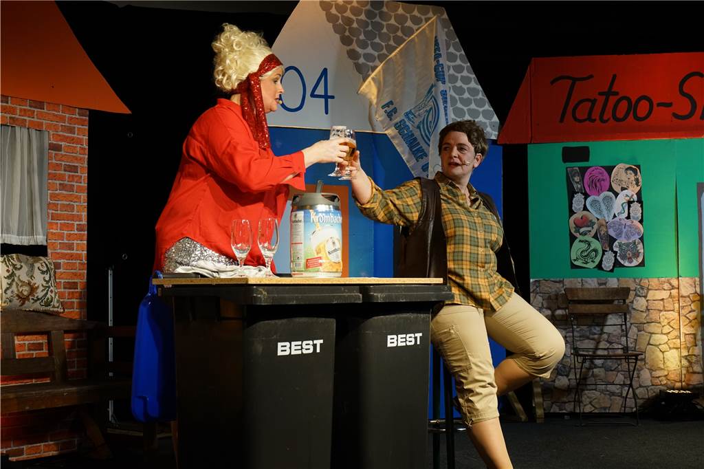 Für die Kirchhellener Frauen: KFD lädt zur großen Karnevalssause Die KFD-Theatergruppe bei ihrem letzten Auftritt an Weiberfastnacht 2020