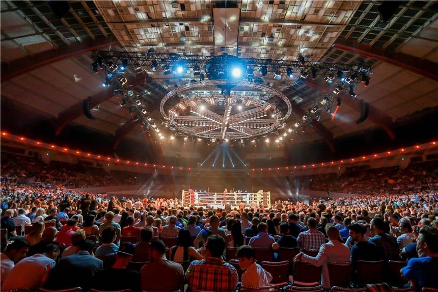 Skandal-Rapperin kommt zu Boxkampf von Felix Sturm in die Westfalenhalle Zuletzt stieg Felix Sturm 2013 in der Dortmunder Westfalenhalle in den Ring.