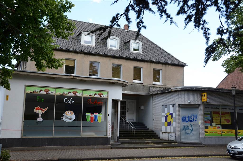 Zuletzt waren in dem Haus ein Lotto-Geschäft und eine Eisdiele. 