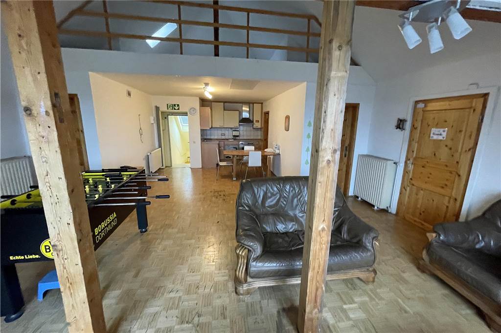 Historisches Gemeindehaus: Villa steht samt Grundstück zum Verkauf Immobilie in Berghofen