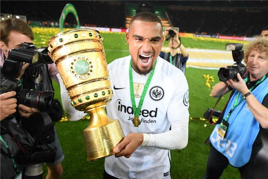 Umbruch in Frankfurt: Boateng vor Wechsel nach Italien Zuletzt wurde Kevin-Prince Boateng mit Eintracht Frankfurt DFB-Pokalsieger. Foto: Arne Dedert