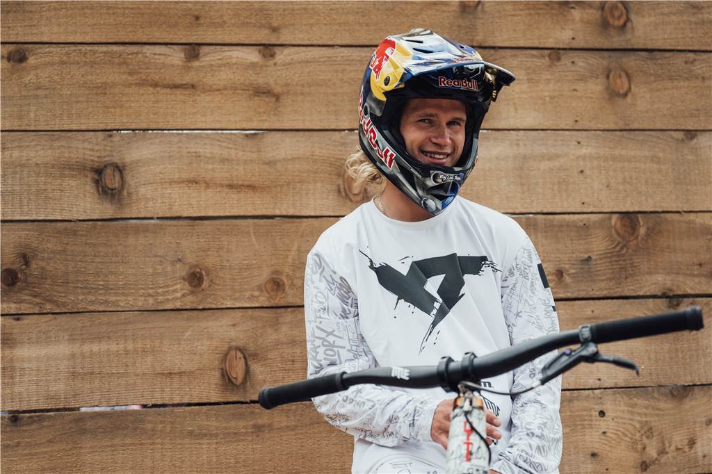 Waghalsige Sprünge: Erik Fedko vor der Rückkehr zum Red Bull District Ride in Nürnberg Zuletzt zeigte Fedko seine krassen Tricks in Amerika. Jetzt ist der Blondschopf aus Fröndenberg zurück in Deutschland, reist aber bald nach Australien weiter.