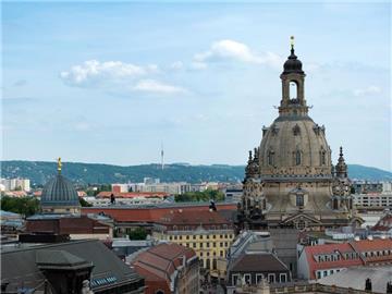 Zum 10. Jahrestag der Frauenkirchweihe erwarten Dresden-Besucher Festgottesdienste, Sonderführungen und Orgelandachten. Foto: Arno Burgi