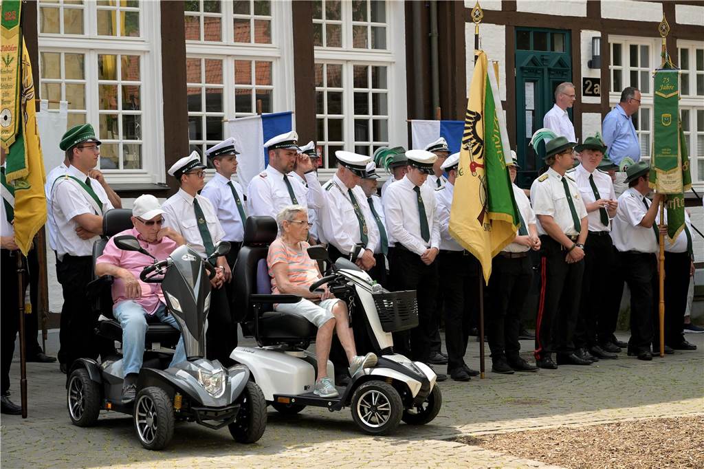 Stadtprozession geht zum 400. Mal durch Werne Zum 400. Mal jährte sich am Sonntag die Stadtprozession in Werne. Sogar ein Papst-Gesandter war dabei. Der Kirchplatz war gut besucht.