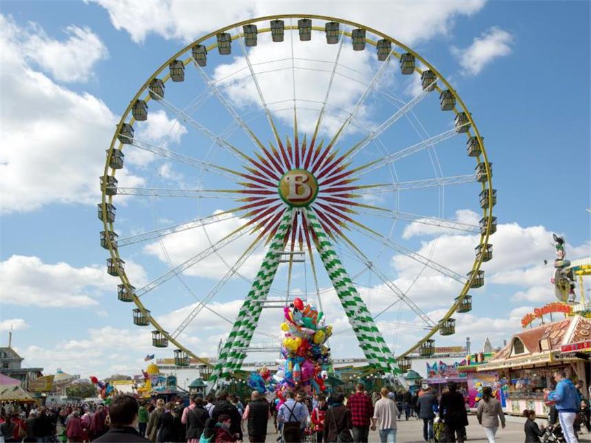 Auf dem Wasen geht's wieder rund: Frühlingsfest eröffnet Zum 78. Frühlingsfest auf dem Cannstatter Wasen erwarten 250 Schausteller, Wirte und Marktkaufleute rund 1,5 Millionen Besucher. Foto: Michael Latz