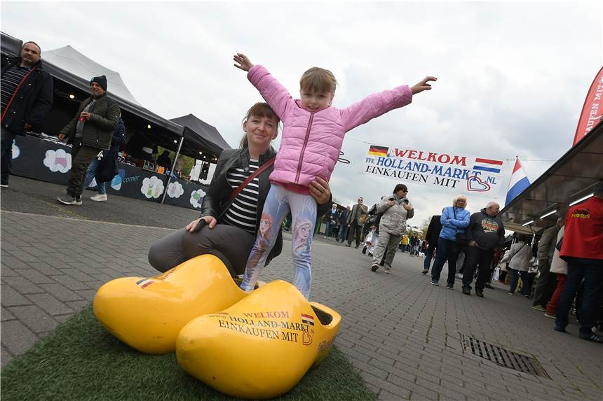 Re-Live: Hollandmarkt 2022 in Castrop-Rauxel Zum 8. Mal findet der Hollandmarkt in Castrop-Rauxel am Sonntag statt.