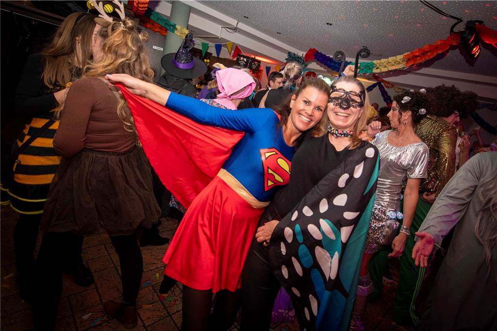 Zum Abschluss des Rosenmontags in Haltern am See (3.3.2025) fand im Kolpingtreff eine große Karnevalsparty mit dem DJ-Trio Marnedö statt.