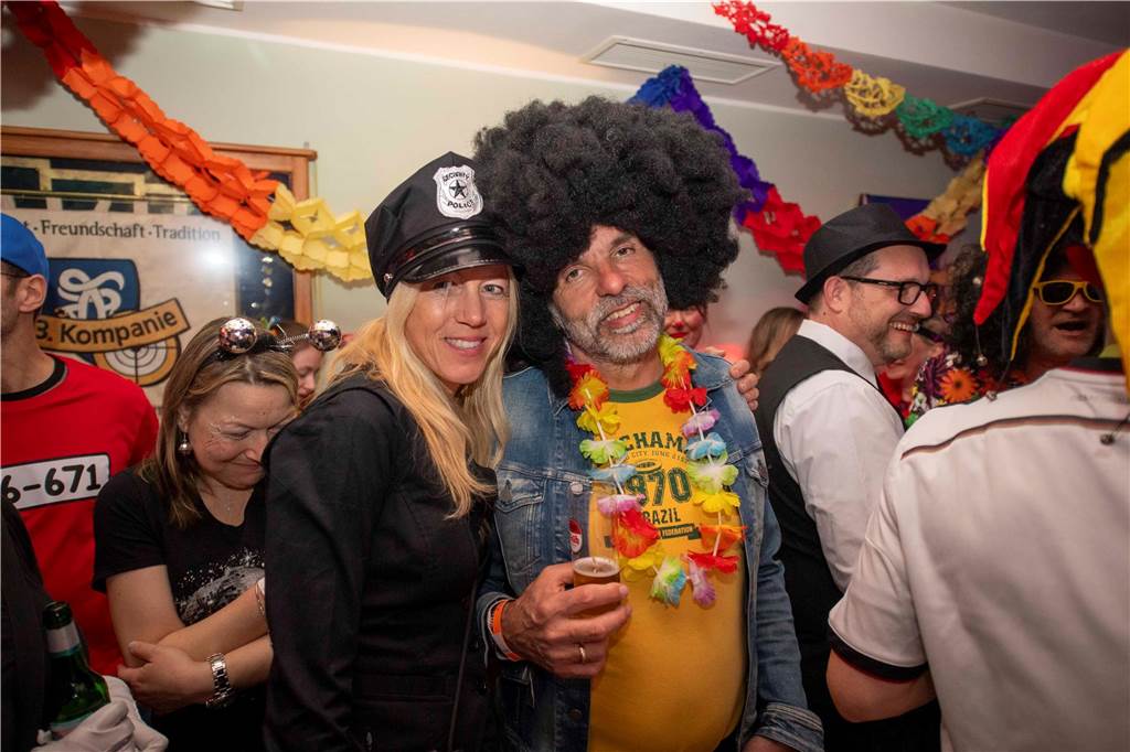 Zum Abschluss des Rosenmontags in Haltern am See (3.3.2025) fand im Kolpingtreff eine große Karnevalsparty mit dem DJ-Trio Marnedö statt.