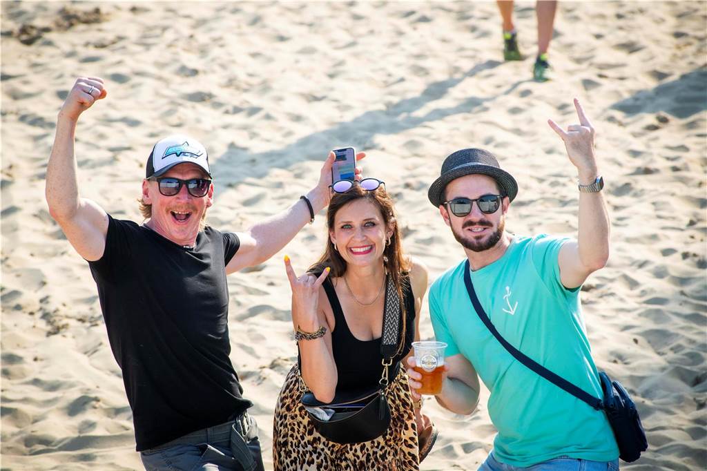 Zum Auftakt des Sunset Beach Festivals gab Toto in Haltern ein begeisterndes Konzert. Tausende Fans waren aus dem Häuschen.