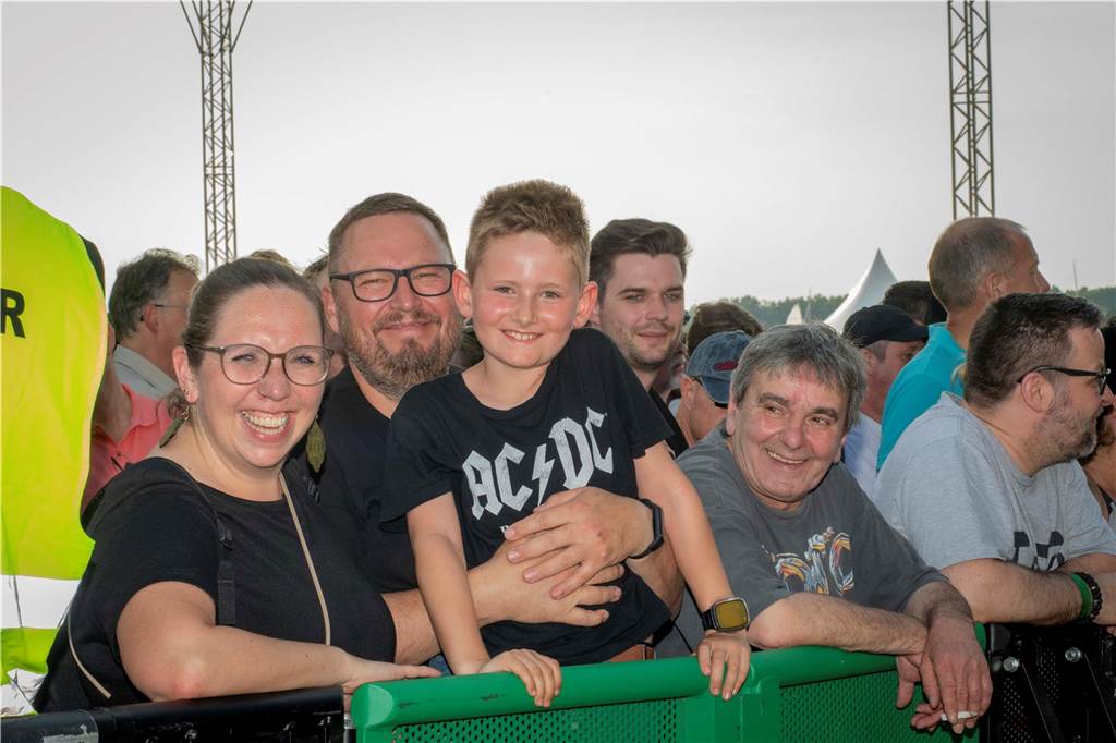 Zum Auftakt des Sunset Beach Festivals gab Toto in Haltern ein begeisterndes Konzert. Tausende Fans waren aus dem Häuschen.