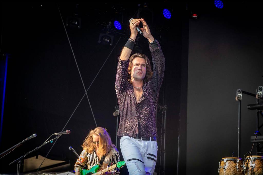 Zum Auftakt des Sunset Beach Festivals gab Toto in Haltern ein begeisterndes Konzert. Tausende Fans waren aus dem Häuschen.