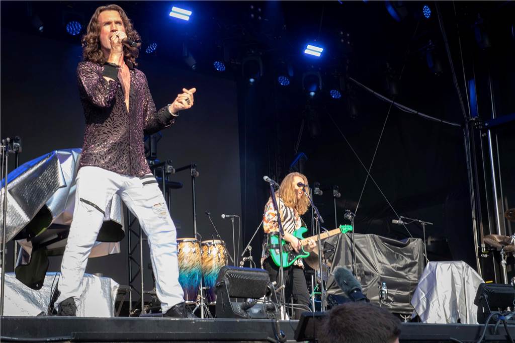 Zum Auftakt des Sunset Beach Festivals gab Toto in Haltern ein begeisterndes Konzert. Tausende Fans waren aus dem Häuschen.