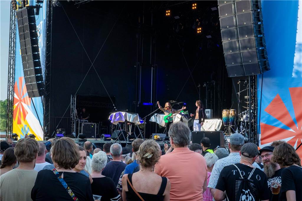 Zum Auftakt des Sunset Beach Festivals gab Toto in Haltern ein begeisterndes Konzert. Tausende Fans waren aus dem Häuschen.