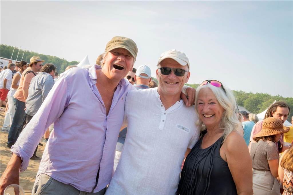 Zum Auftakt des Sunset Beach Festivals gab Toto in Haltern ein begeisterndes Konzert. Tausende Fans waren aus dem Häuschen.