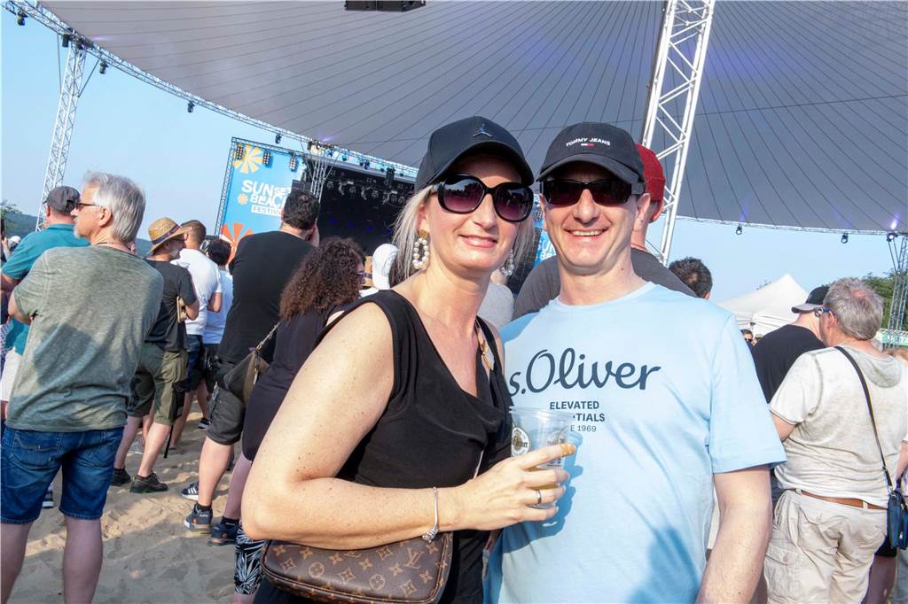Zum Auftakt des Sunset Beach Festivals gab Toto in Haltern ein begeisterndes Konzert. Tausende Fans waren aus dem Häuschen.
