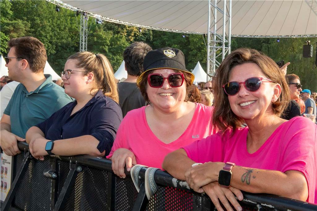 Zum Auftakt des Sunset Beach Festivals gab Toto in Haltern ein begeisterndes Konzert. Tausende Fans waren aus dem Häuschen.