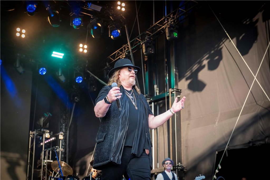 Zum Auftakt des Sunset Beach Festivals gab Toto in Haltern ein begeisterndes Konzert. Tausende Fans waren aus dem Häuschen.