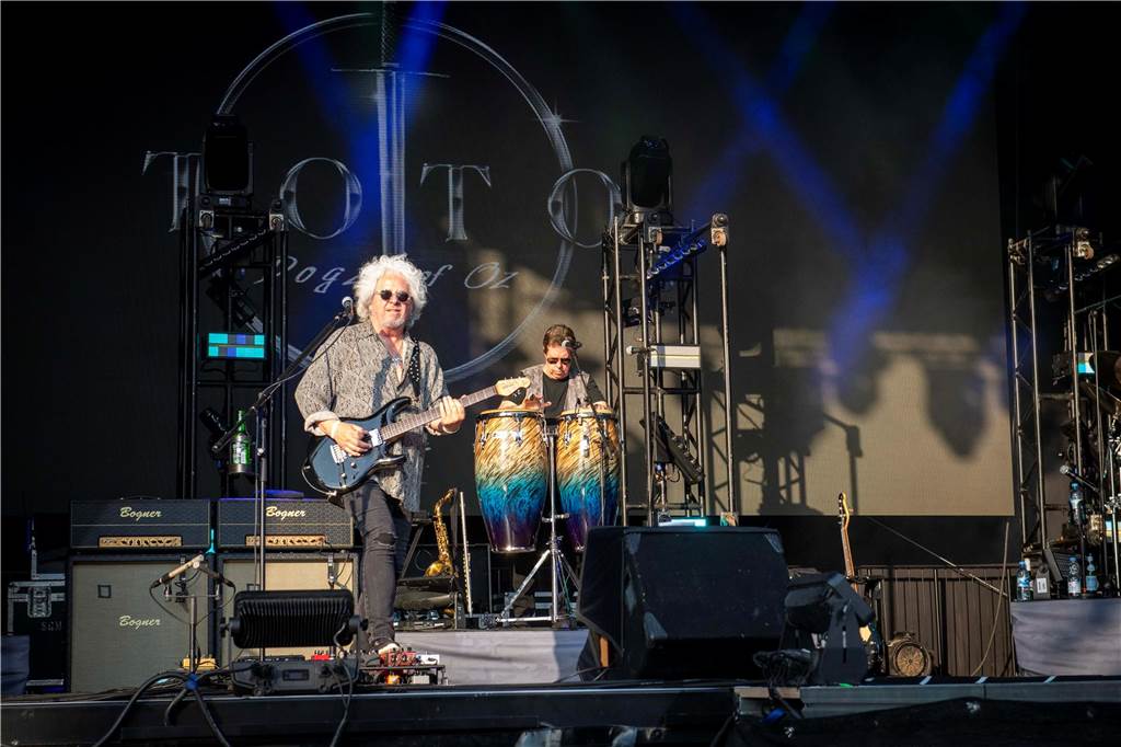Zum Auftakt des Sunset Beach Festivals gab Toto in Haltern ein begeisterndes Konzert. Tausende Fans waren aus dem Häuschen.