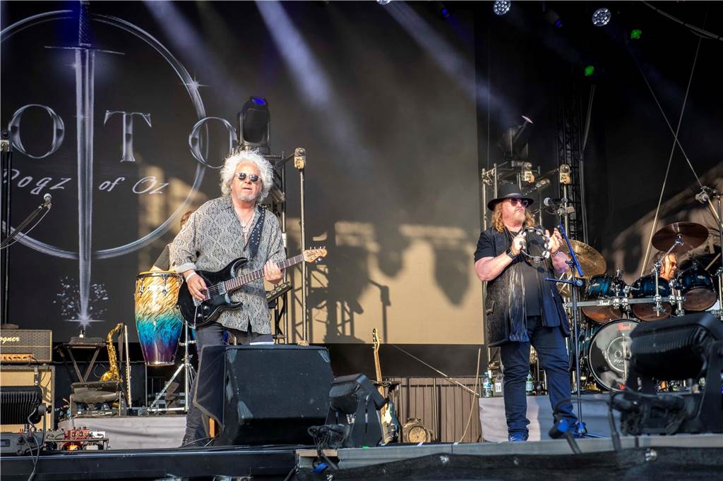 Zum Auftakt des Sunset Beach Festivals gab Toto in Haltern ein begeisterndes Konzert. Tausende Fans waren aus dem Häuschen.