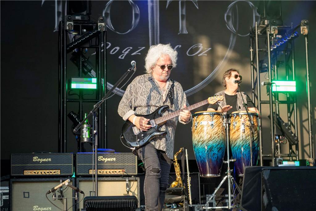 Zum Auftakt des Sunset Beach Festivals gab Toto in Haltern ein begeisterndes Konzert. Tausende Fans waren aus dem Häuschen.