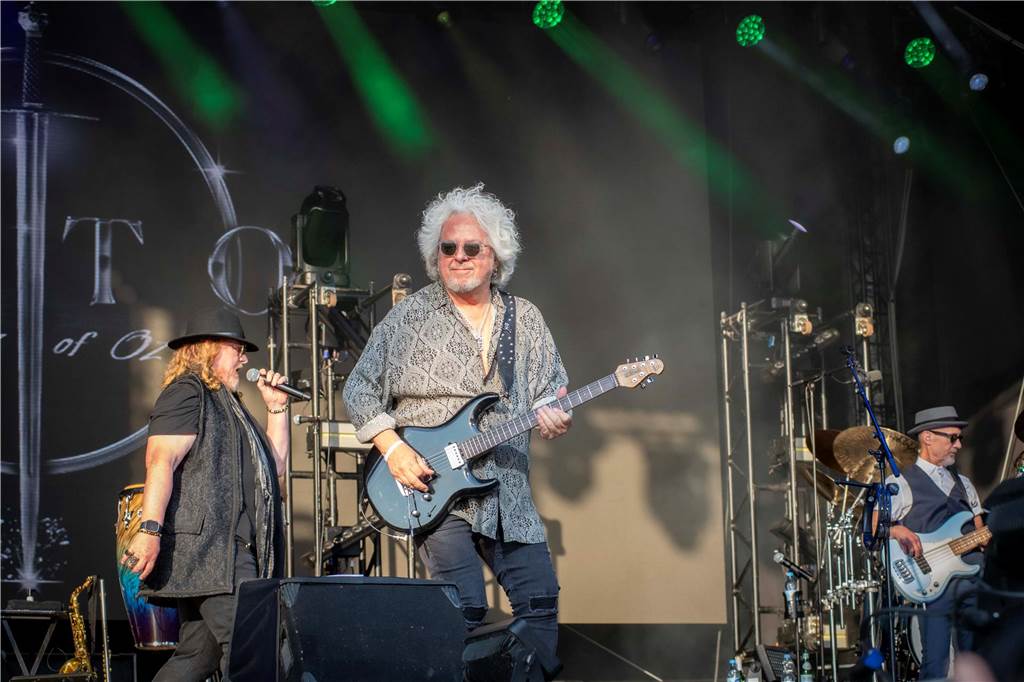 Zum Auftakt des Sunset Beach Festivals gab Toto in Haltern ein begeisterndes Konzert. Tausende Fans waren aus dem Häuschen.