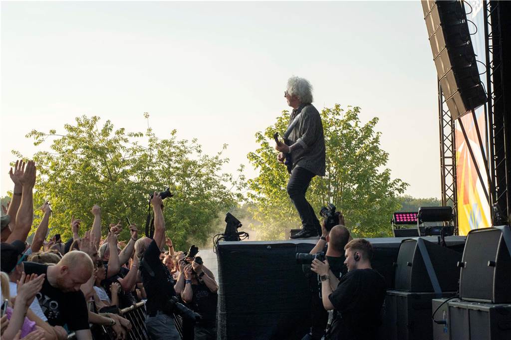 Zum Auftakt des Sunset Beach Festivals gab Toto in Haltern ein begeisterndes Konzert. Tausende Fans waren aus dem Häuschen.
