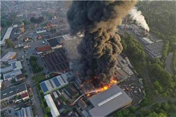 Zum Brand eines Kunststoff verarbeitenden Betriebs in Vreden rückten auch neun Raesfelder Feuerwehrleute aus.