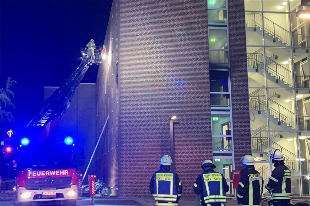 Zum Einsatz am frühen Mittwochmorgen wurden alle Löschzüge der Nordkirchener Feuerwehr gerufen.