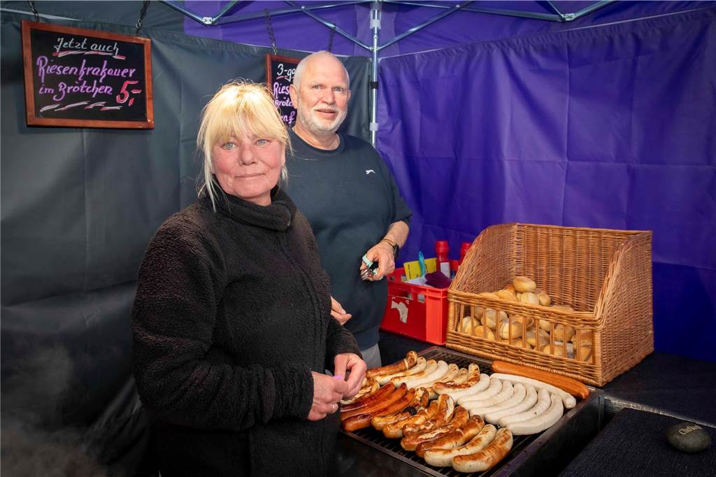 Zum ersten Feierabendmarkt unter freiem Himmel in diesem Jahr kamen viele Halterner auf den Marktplatz.