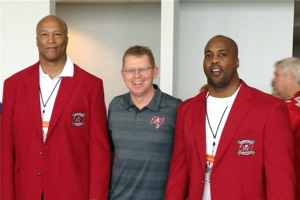 Bucs gegen Seahawks: Ein Vredener Intimkenner der NFL ist live dabei Zum früheren NFL-Profi Jerry Bell (l.) pflegt Wilm Kemper bis heute eine freundschaftliche Verbindung.