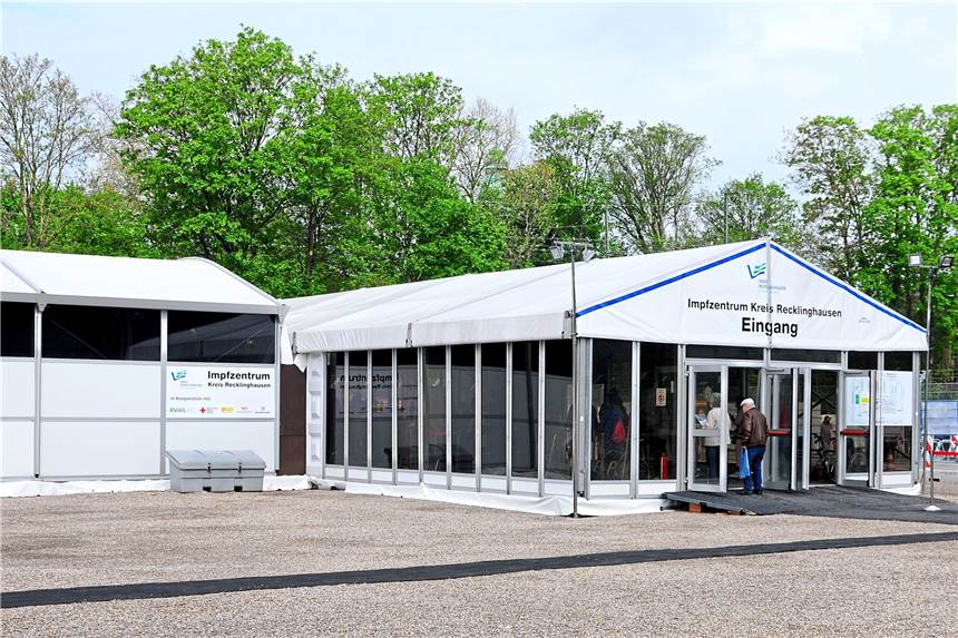 Erste Impfung beim Hausarzt, zweite im Impfzentrum: Erlaubt, aber nicht gewollt Zum Impfzentrum des Kreises Recklinghausen kann man aktuell nur mit Termin kommen. Es könnte aber sein, dass sich das ändert.
