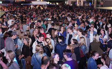 Zum Tanzen war am Samstag auf dem Markt nicht viel Platz übrig.