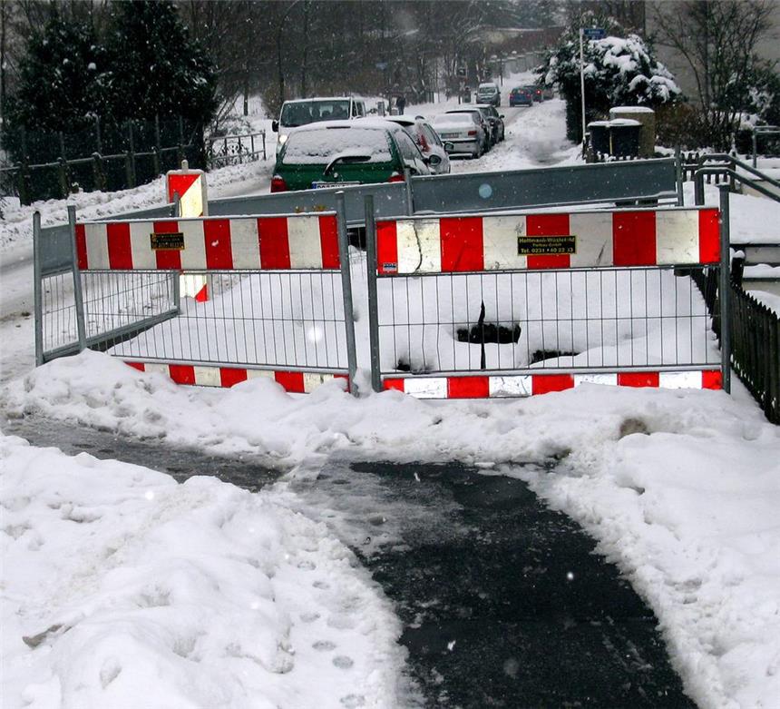 Dauer-Baustelle auf Gehweg sorgt für Dauer-Ärger Zum vierten Mal innerhalb der letzten Jahre ist der Gehweg aufgerissen.