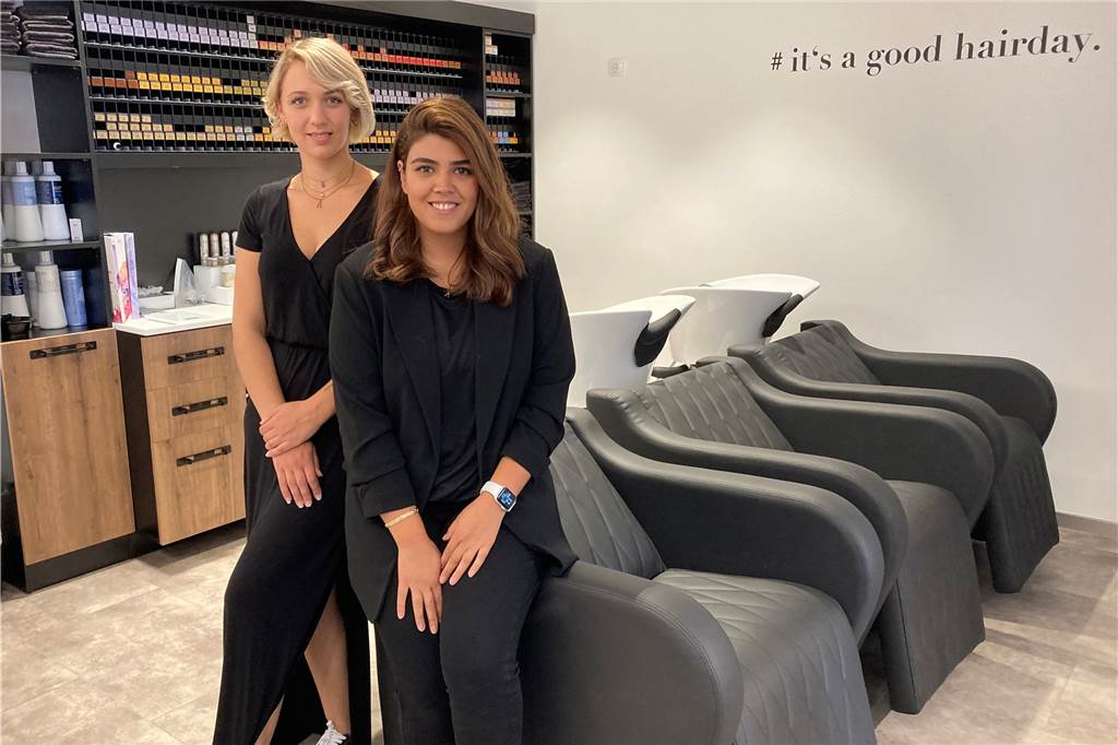 Und noch ein Friseur: Hairdesign von Sema und Alex direkt am Dorstener Markt Sema Mihlar (l.) und Alexandra Müller in ihrem neuen Salon in der Fußgängerzone am Dorstener Markt.