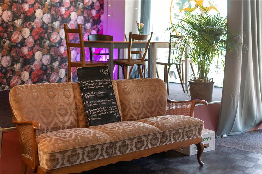 Jessica und Florian betreiben das Labsal mit Leidenschaft: „Zitat“ Gemütliche Einrichtung im Dortmunder Restaurant Labsal.