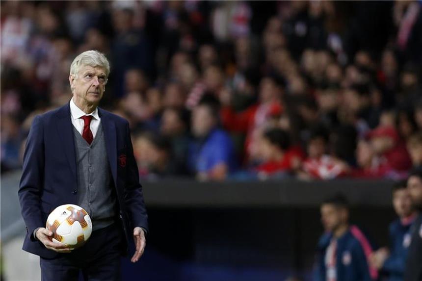 Kein Happy End für Wenger - Coach verteidigt Özil Zum Europapokal-Triumph reichte es für den FC Arsenal unter Arsène Wenger nie. Foto: Francisco Seco/AP