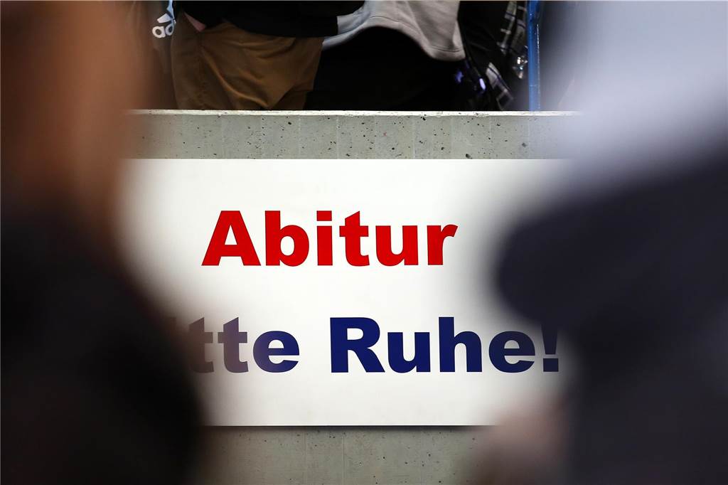 Abiturprüfungen für Mittwoch abgesagt: „Die Kommunikation ist eine Katastrophe“ Zumindest in naturwissenschaftlichen Fächern sind die Abiturklausuren auf Freitag, 21. April, verschoben.