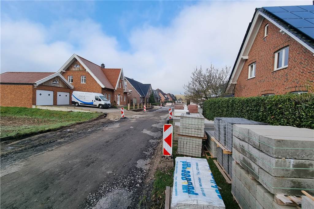 Endausbau Leuskesweg: Bauarbeiten ruhen seit Wochen – was ist da los? Zunächst muss die Erschließung der Kita in Nienborg abgeschlossen sein, ehe es richtig im Leuskesweg weitergeht. Für beide Baustellen ist die gleiche Firma zuständig.