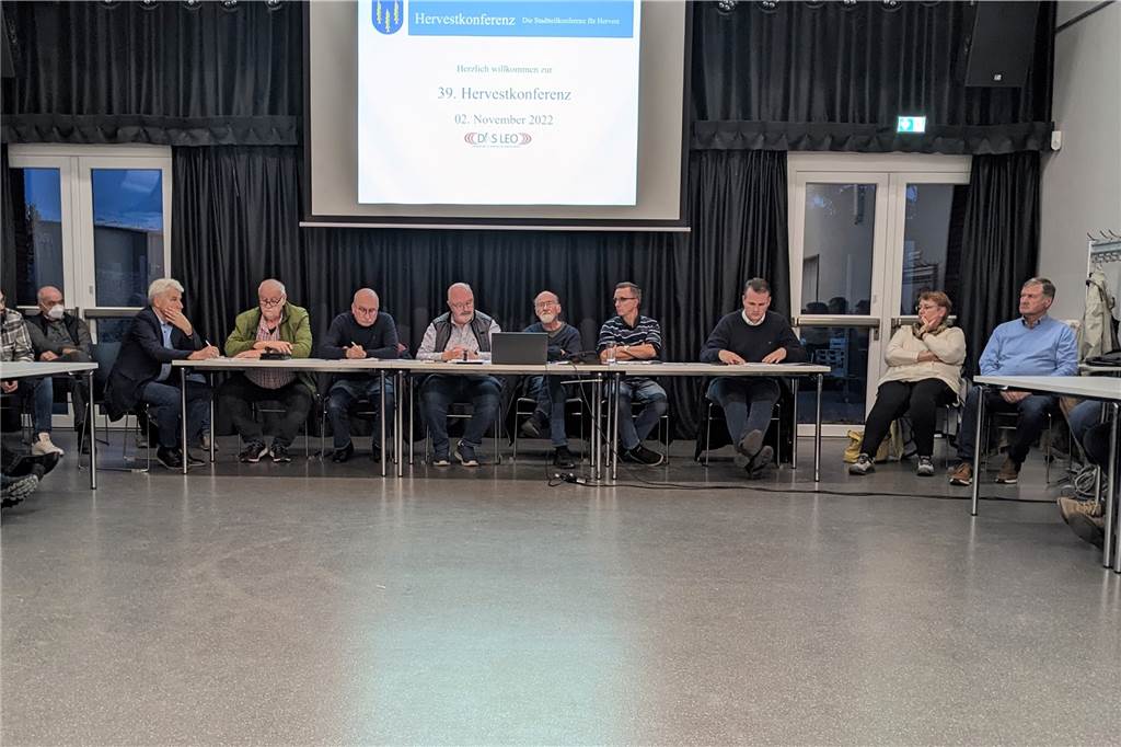 Lebendiger Stadtteil: Hervestkonferenz unterstützt Projekte im Ort Die 39. Hervestkonferenz fand im Leo statt. Auch Bürgermeister Tobias Stockhoff war gekommen.