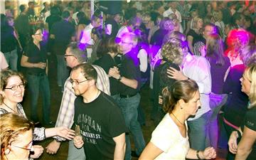 Zur Back2theroots-Party wird wieder ins Ramirez eingeladen.