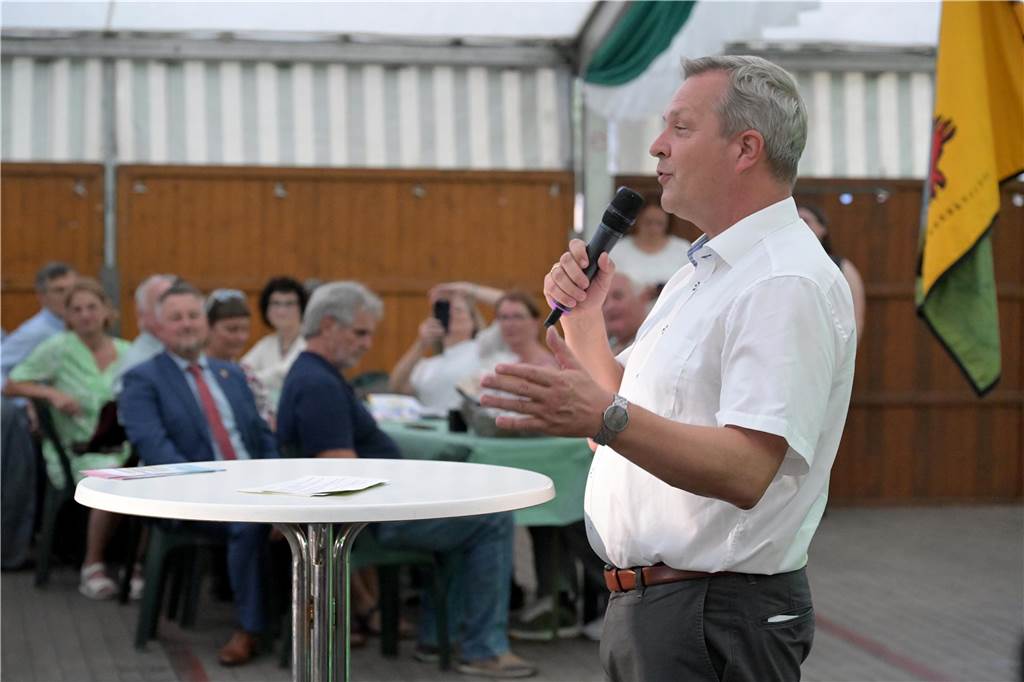 Bürgermeister Kleine-Frauns über Steag-Fläche, Steuern und Stärken Zur Eröffnung der Lünsche Mess 2023 hat Bürgermeister Jürgen Kleine-Frauns das Fass im Schützenzelt angestochen - zur Hälfte der zweiten Amtszeit bereits mit Routine.