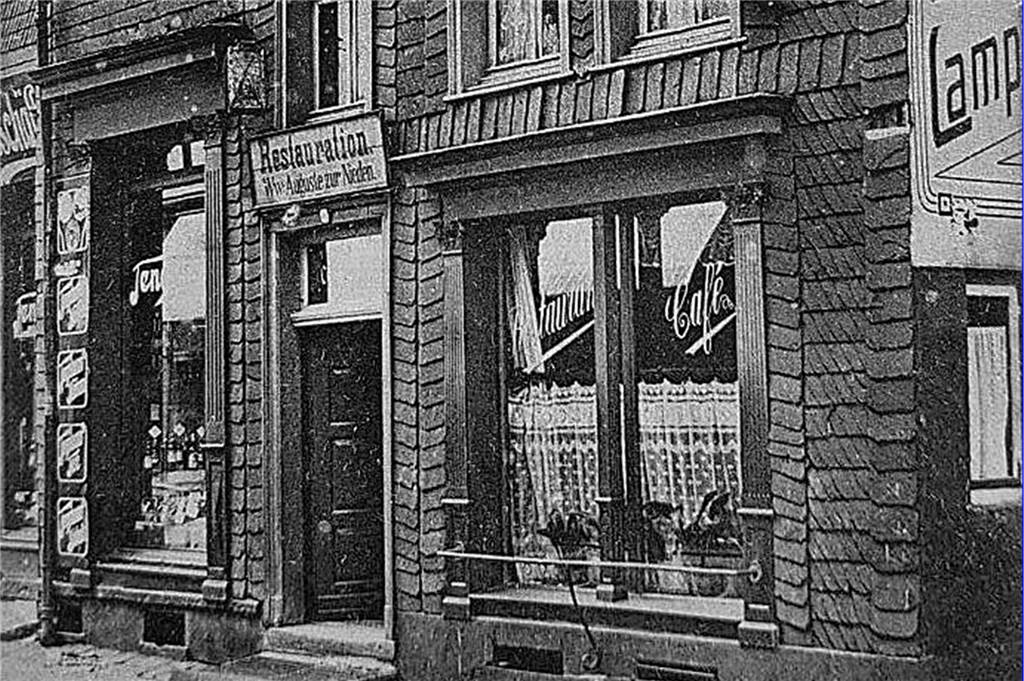 Enteignung von Alt Schwerte vom Tisch: Stadt hat besseres Druckmittel „Zur ewigen Lampe" hieß die als „Alt Schwerte" bekannte Kneipe in der Hüsingstraße vor dem Ersten Weltkrieg. Links daneben war ein kleiner Tengelmann-Laden.
