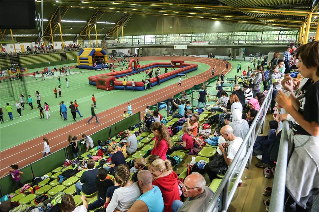 In Dortmund öffnet wieder „der größte Kindergarten Europas“ – Eltern sind tabu Zur Kinderferienparty verwandelt sich die Helmut-Körnig-Halle wieder in ein riesiges Sport- und Spielparadies.